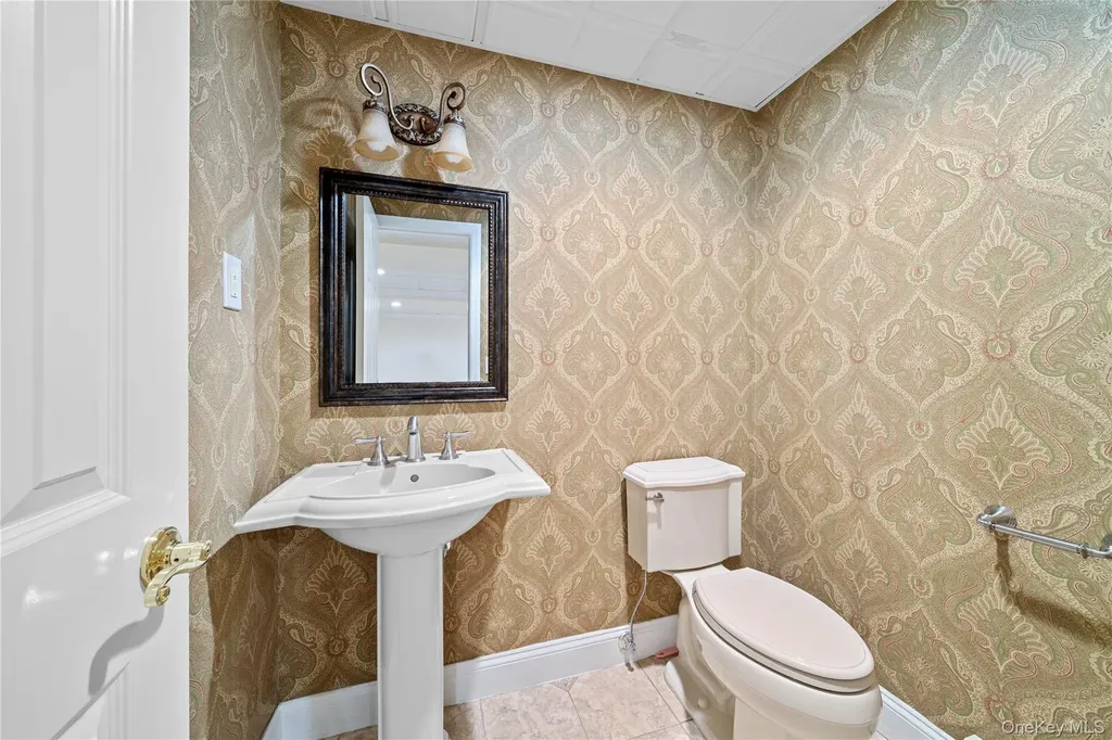 8 China Lane Setauket NY 11733