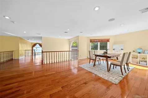 8 China Lane East Setauket NY 11733