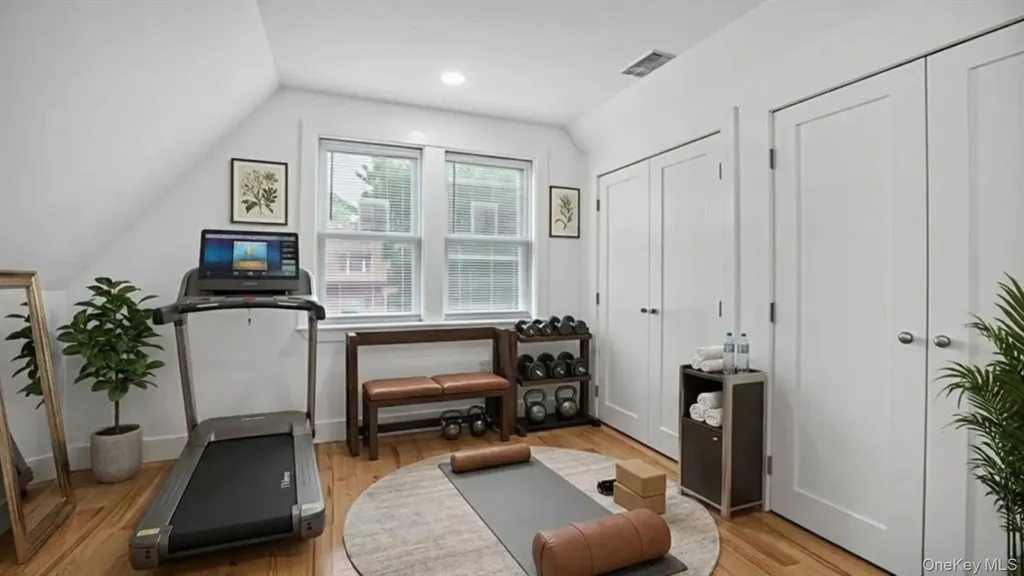 3964 Duryea Avenue Bronx NY 10466