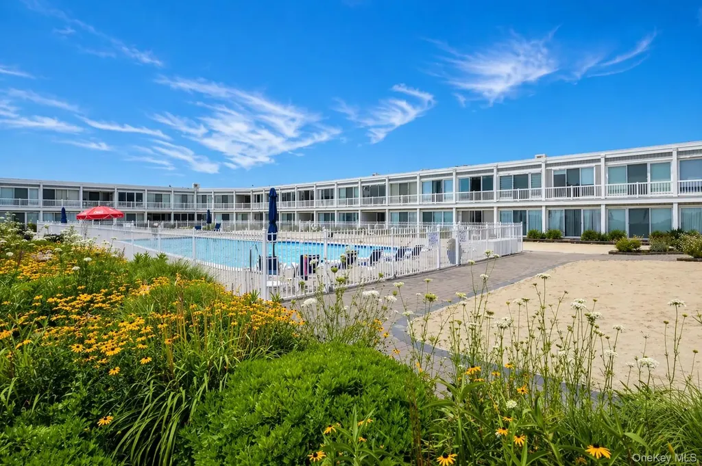 585 Dune Road Westhampton NY 11978
