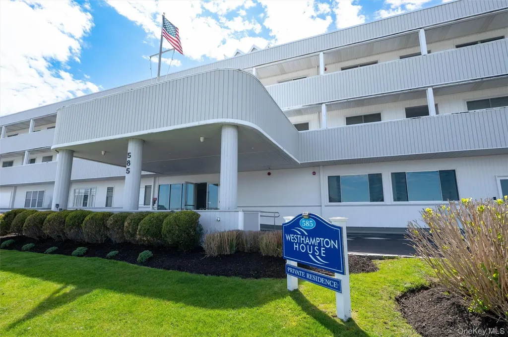 585 Dune Road Westhampton NY 11978