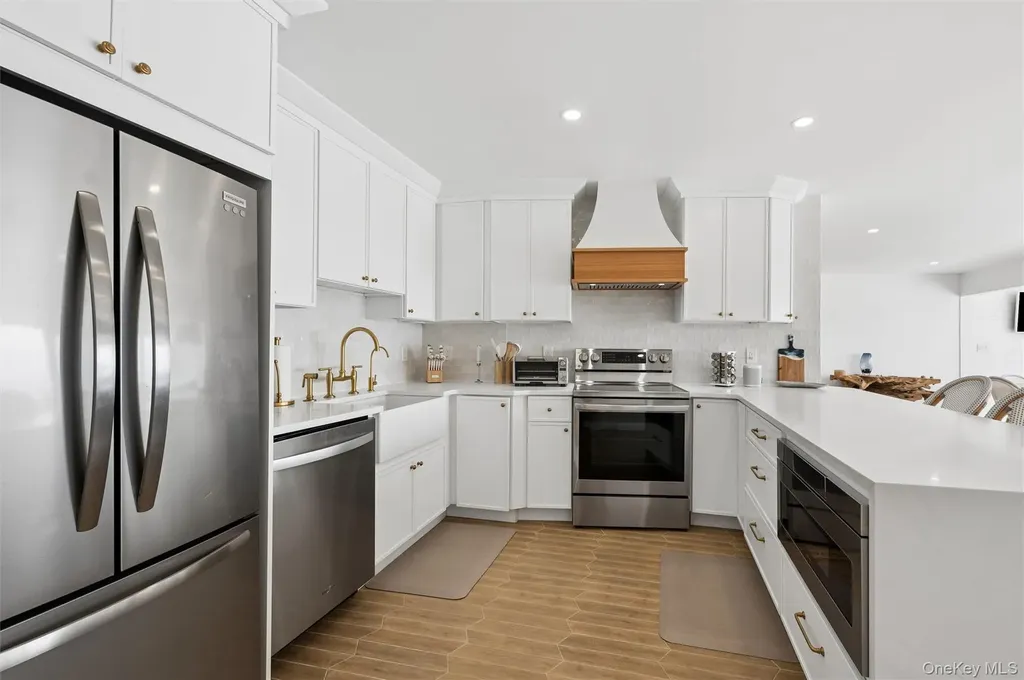 585 Dune Road Westhampton NY 11978