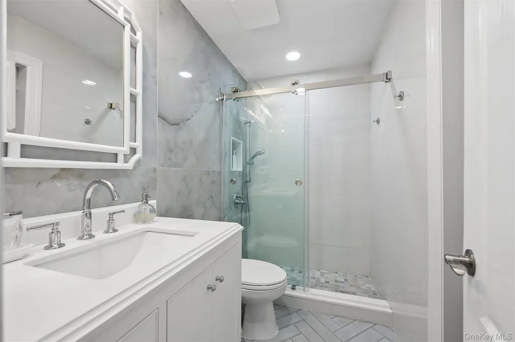 585 Dune Road Westhampton NY 11978