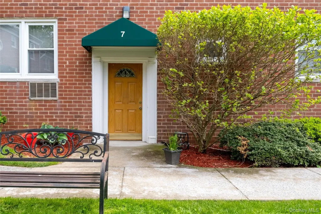 643 Pelham Road New Rochelle NY 10805