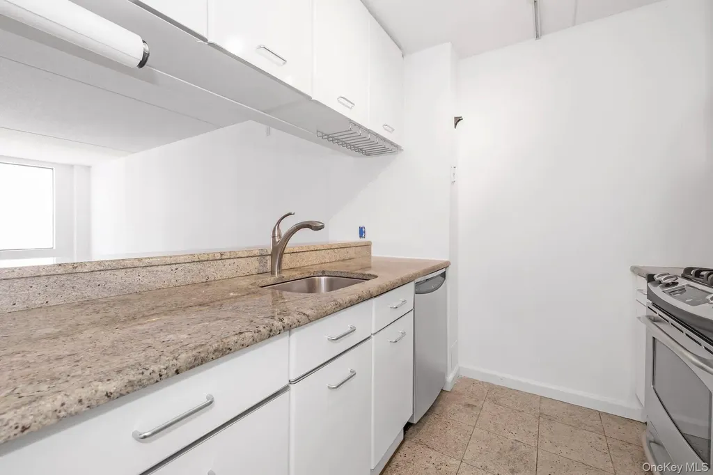 4 Martine Avenue White Plains NY 10606