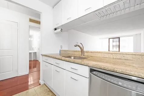 4 Martine Avenue White Plains NY 10606