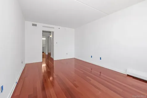 4 Martine Avenue White Plains NY 10606