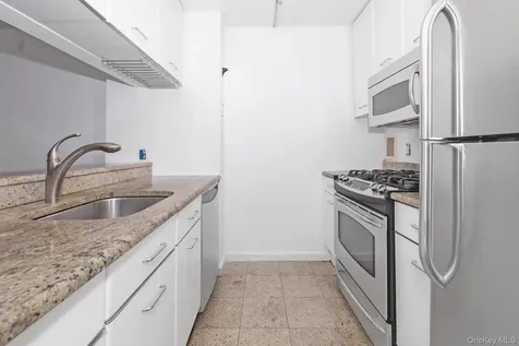 4 Martine Avenue White Plains NY 10606