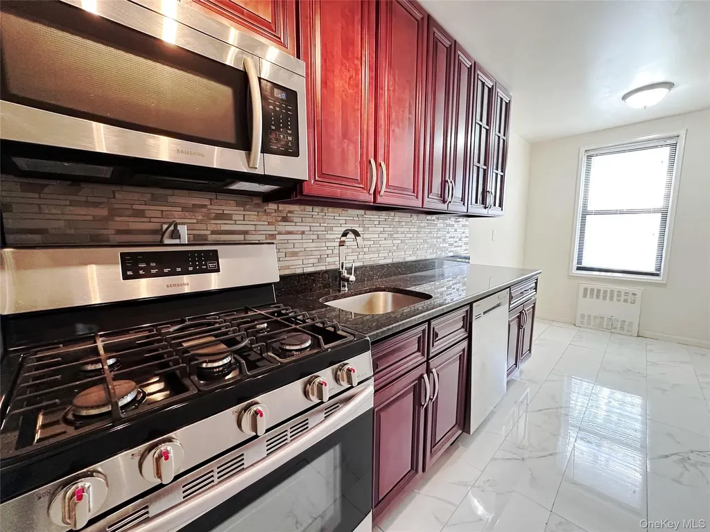 270 N Broadway Yonkers NY 10701