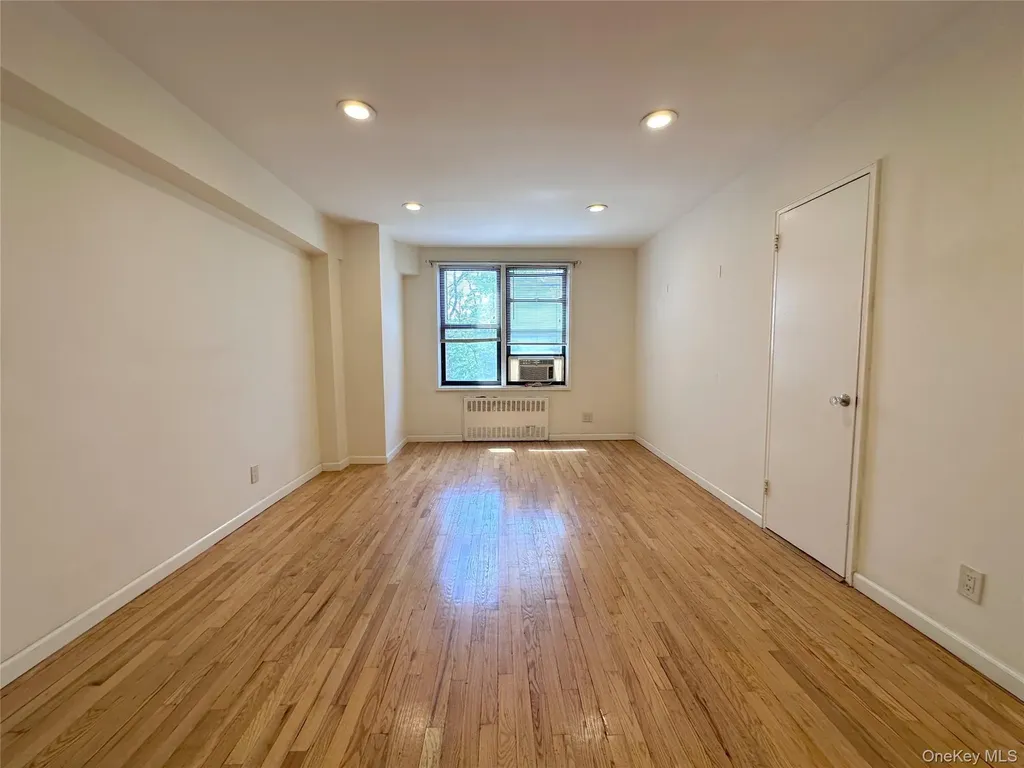 270 N Broadway Yonkers NY 10701