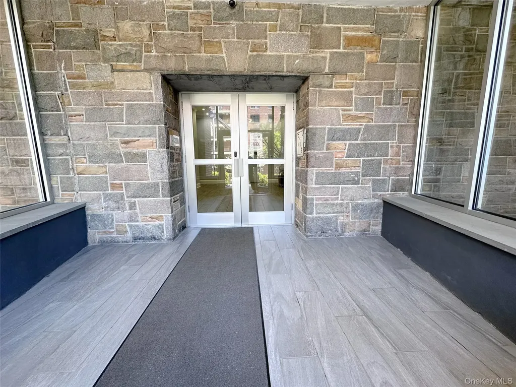 270 N Broadway Yonkers NY 10701