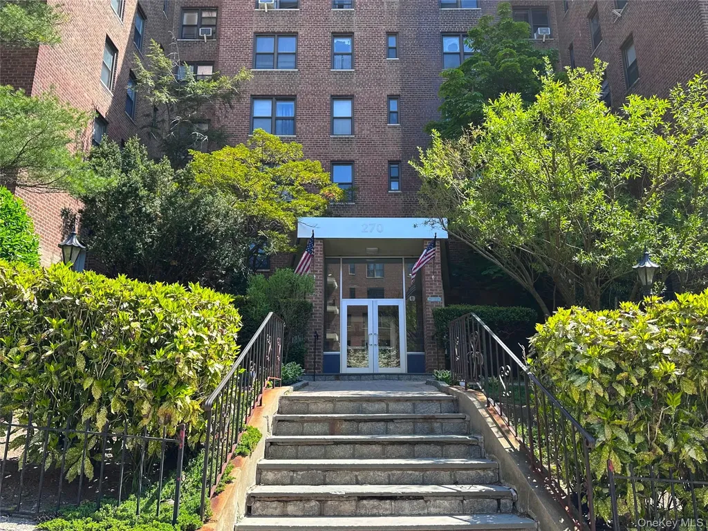 270 N Broadway Yonkers NY 10701