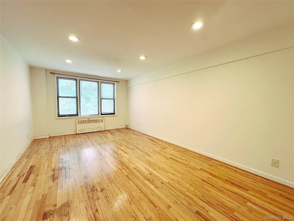 270 N Broadway Yonkers NY 10701