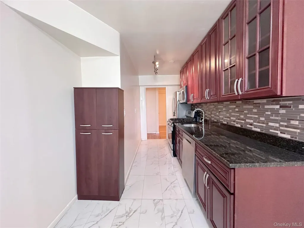 270 N Broadway Yonkers NY 10701