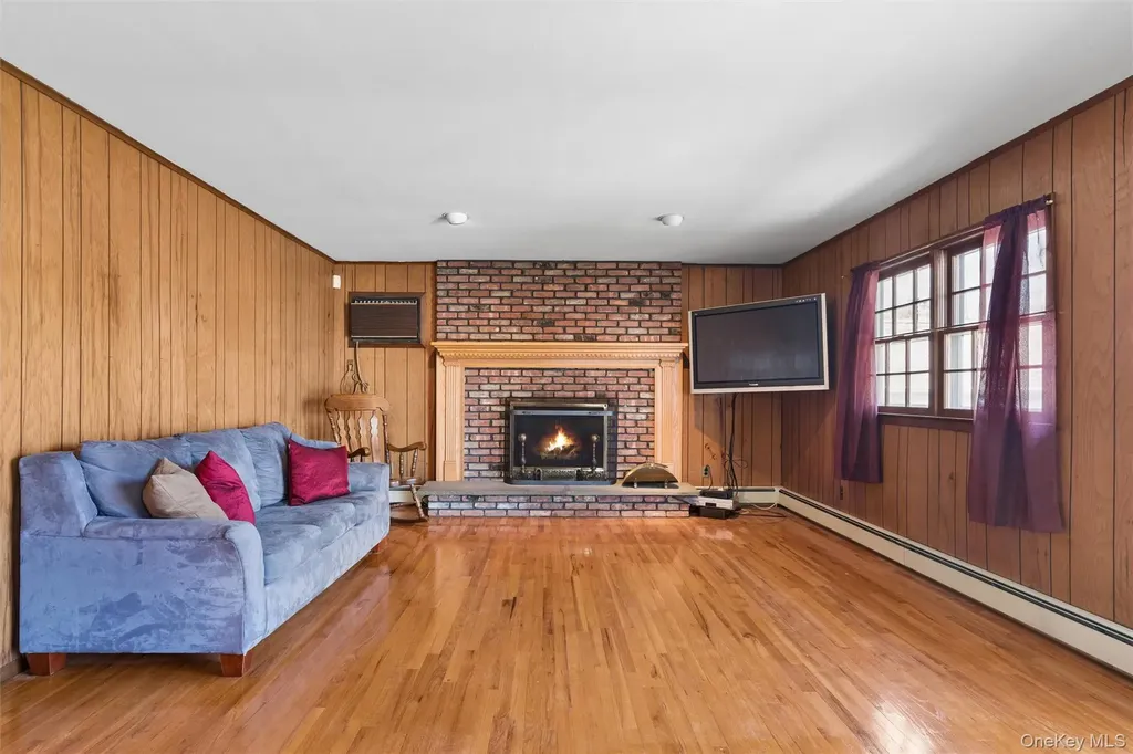 106 Aster Drive New Hyde Park NY 11040