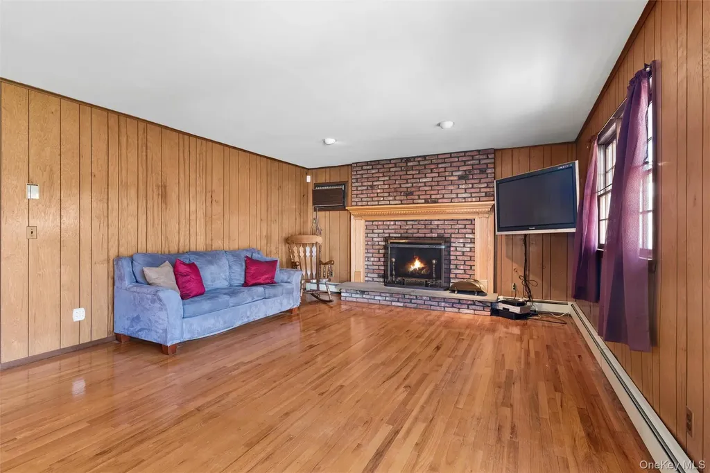 106 Aster Drive New Hyde Park NY 11040