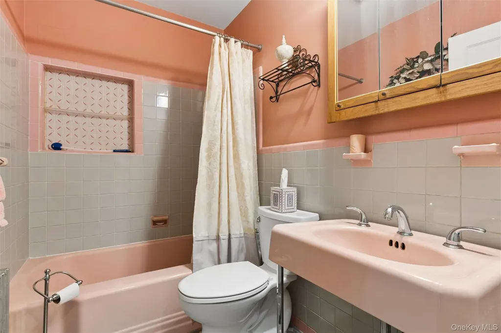 106 Aster Drive New Hyde Park NY 11040