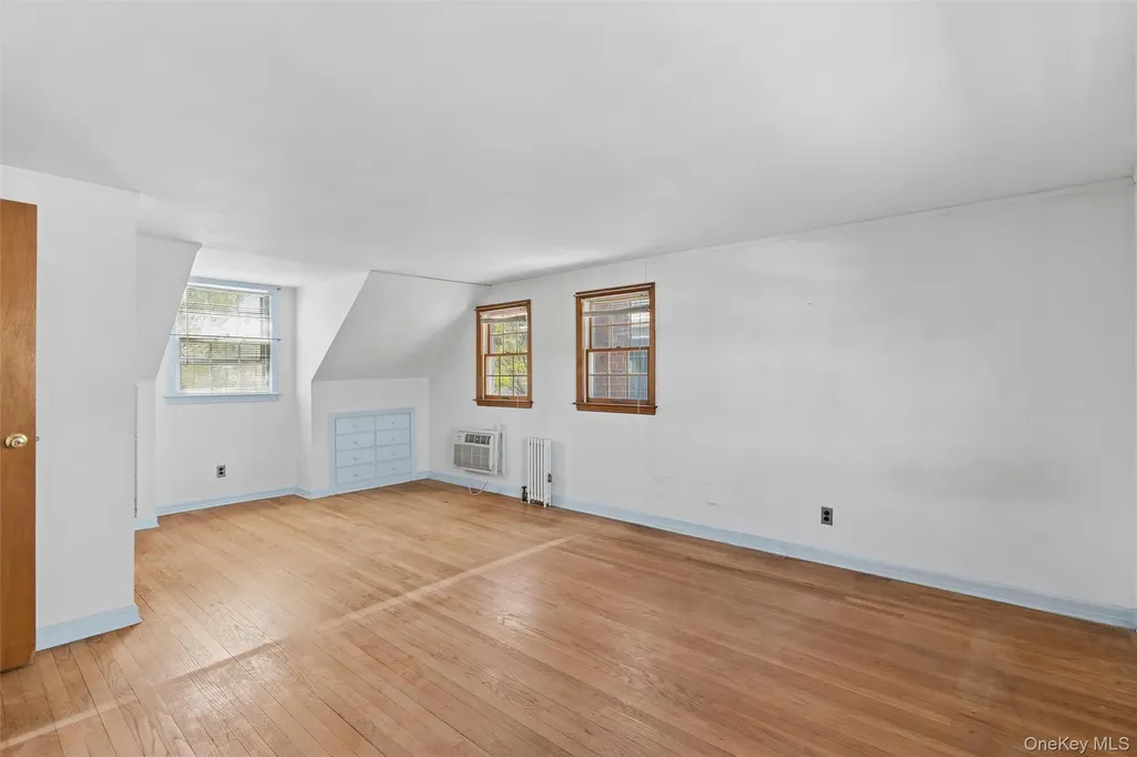 106 Aster Drive New Hyde Park NY 11040