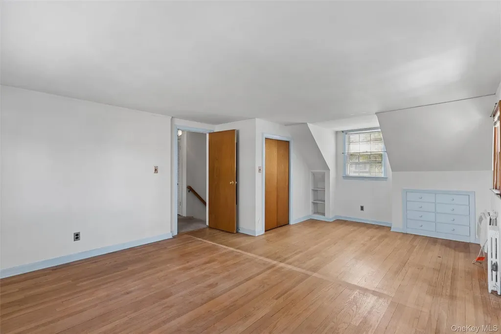 106 Aster Drive New Hyde Park NY 11040