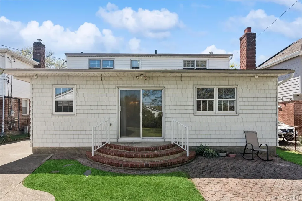 106 Aster Drive New Hyde Park NY 11040
