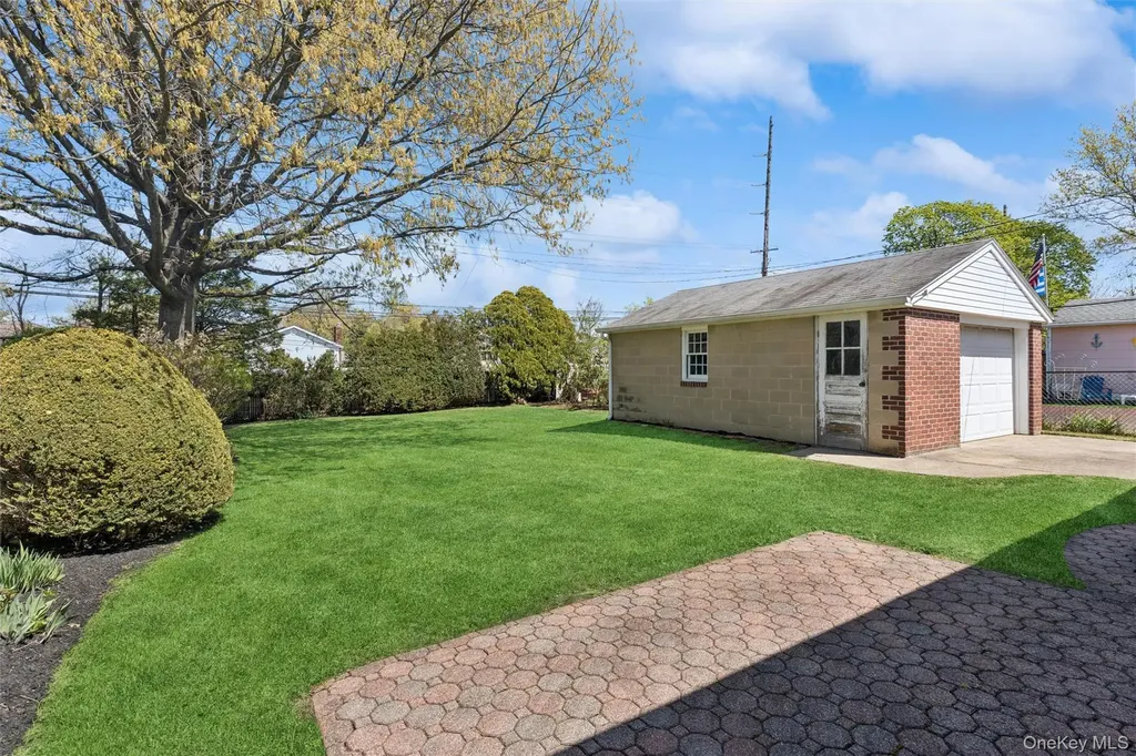 106 Aster Drive New Hyde Park NY 11040