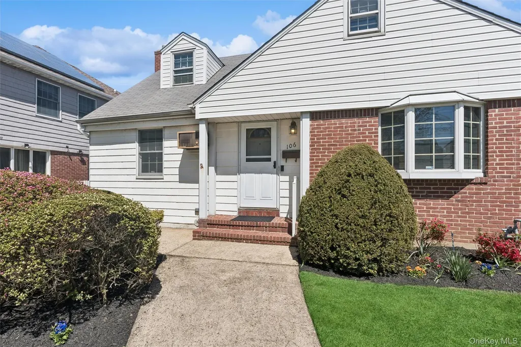 106 Aster Drive New Hyde Park NY 11040