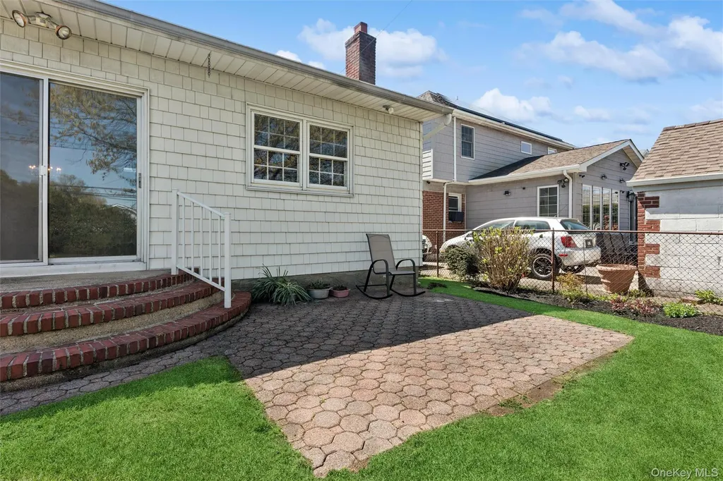 106 Aster Drive New Hyde Park NY 11040