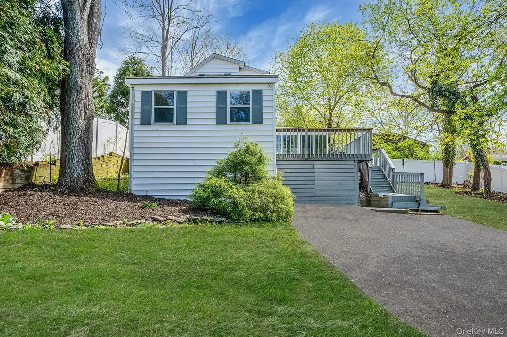 93 Maple Road Kings Park NY 11754