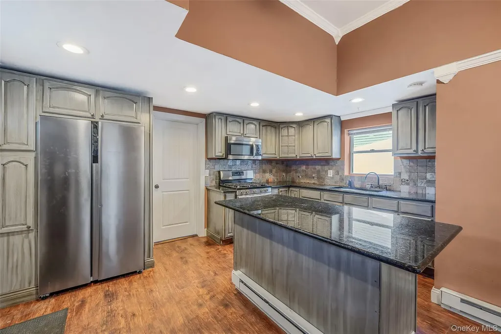 93 Maple Road Kings Park NY 11754