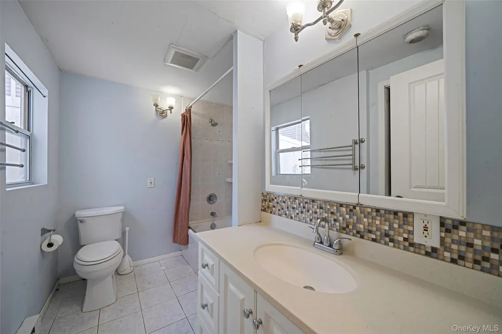 93 Maple Road Kings Park NY 11754