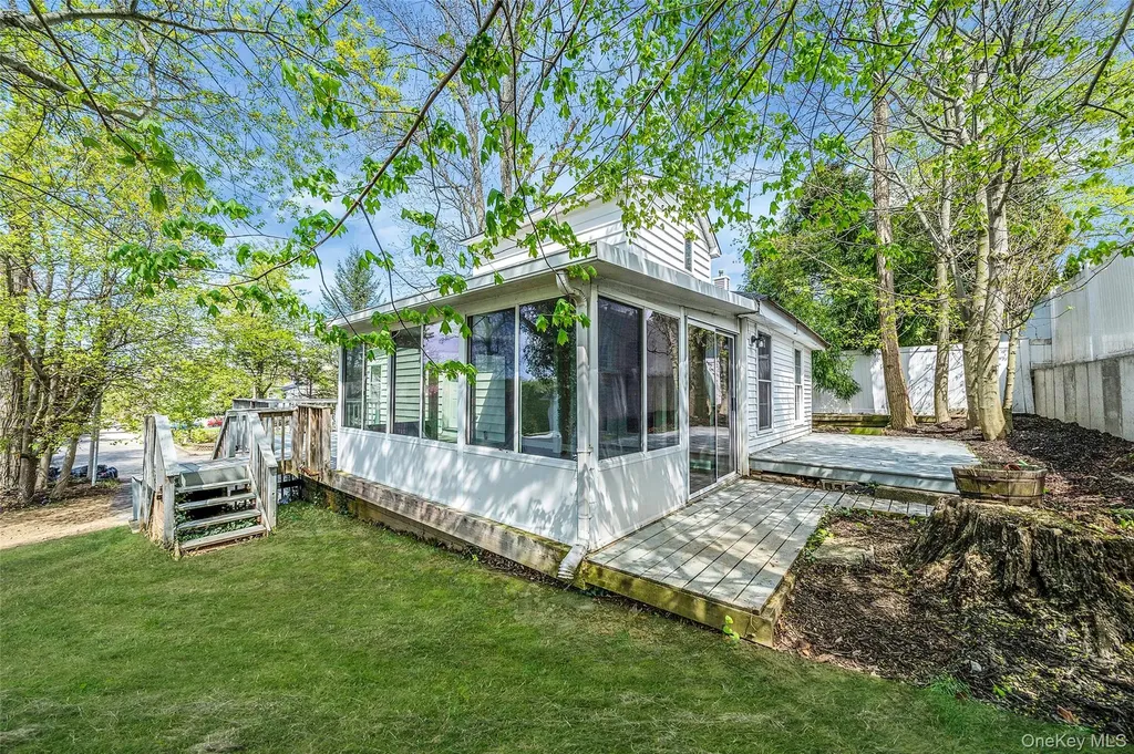93 Maple Road Kings Park NY 11754
