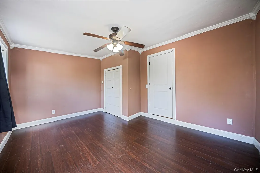 93 Maple Road Kings Park NY 11754