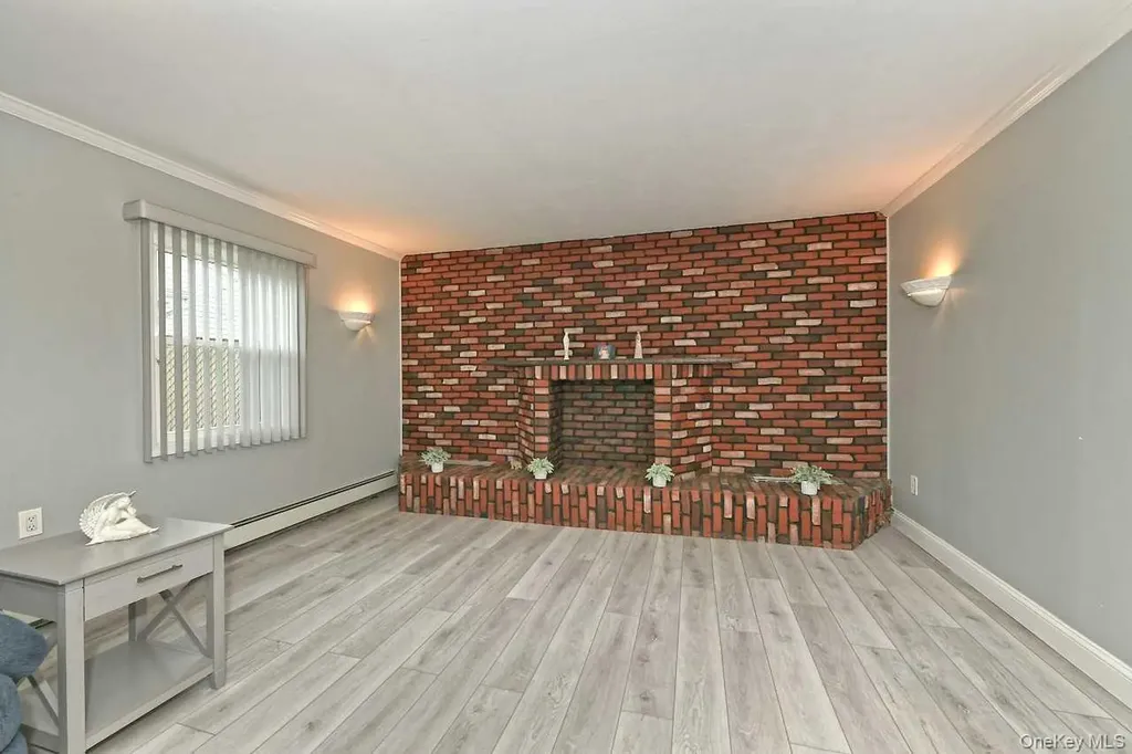 203 Saddle Lane Levittown NY 11756