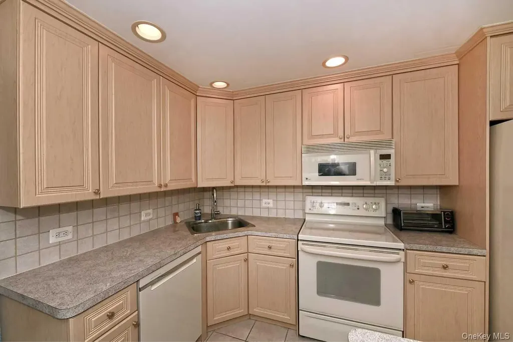 203 Saddle Lane Levittown NY 11756