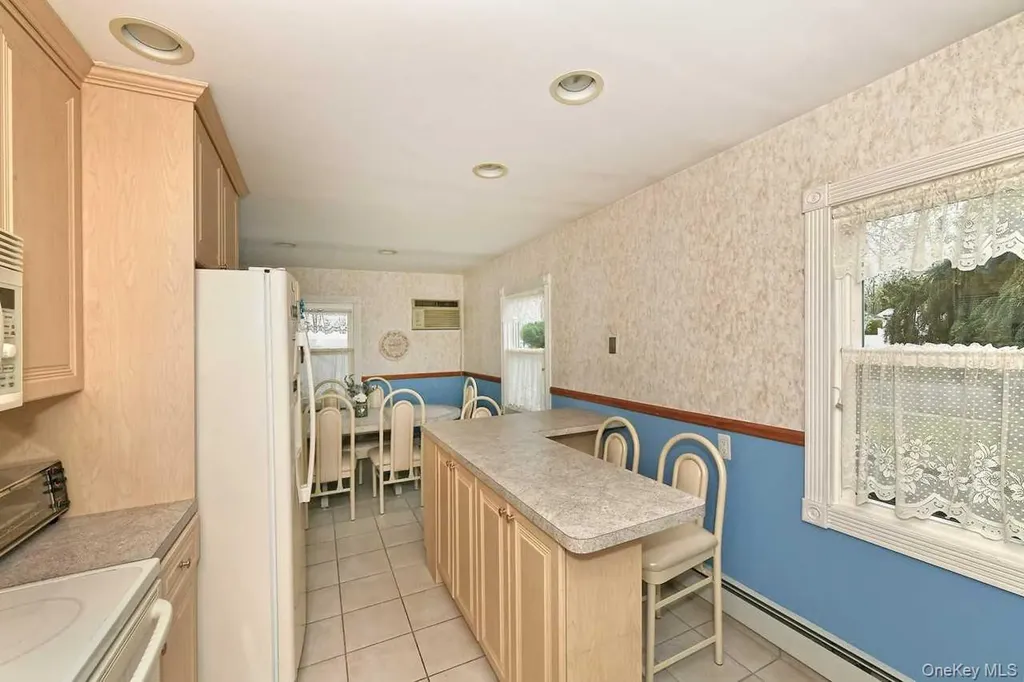 203 Saddle Lane Levittown NY 11756