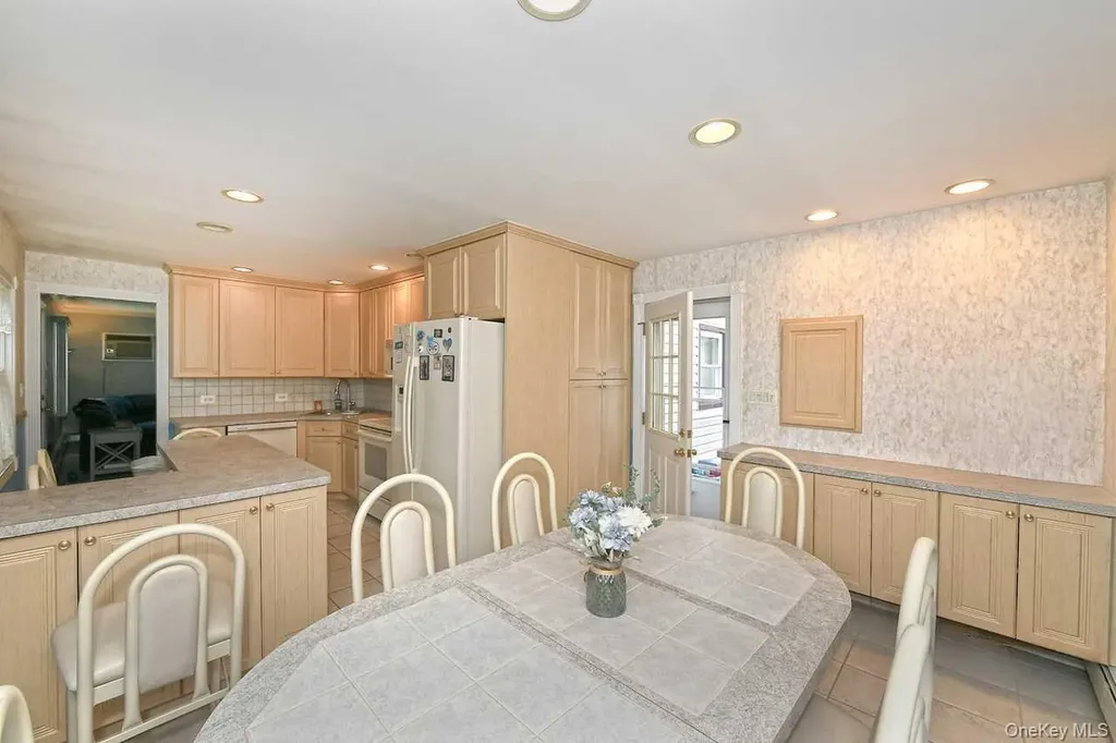 203 Saddle Lane Levittown NY 11756