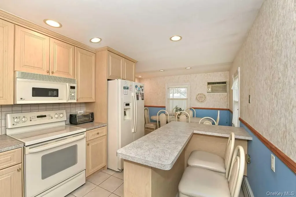 203 Saddle Lane Levittown NY 11756