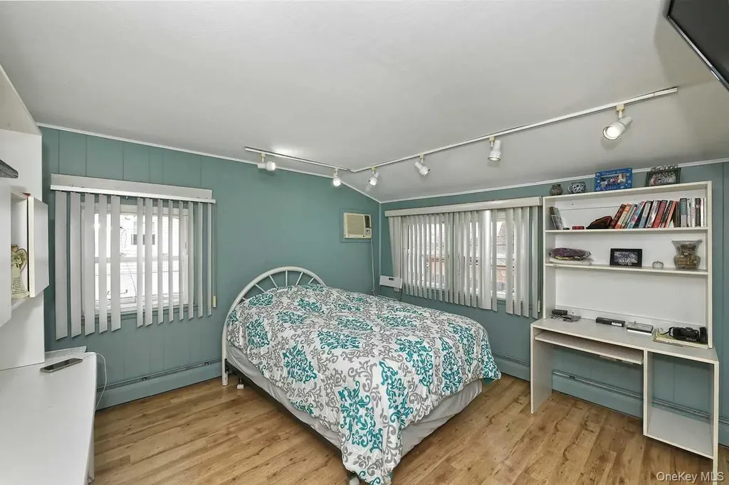 203 Saddle Lane Levittown NY 11756