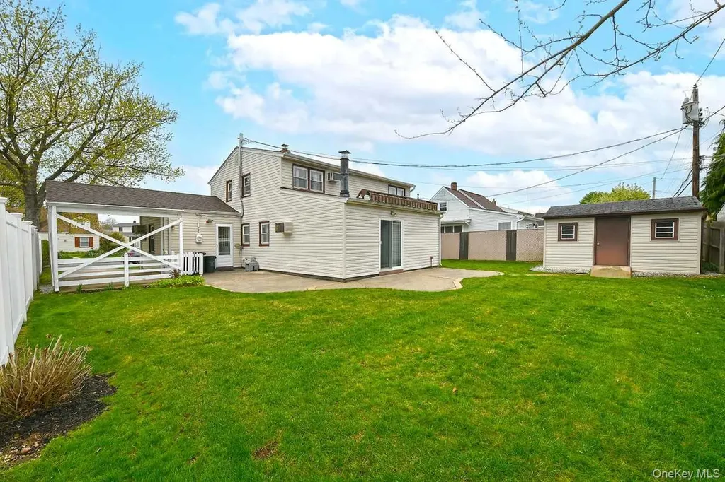 203 Saddle Lane Levittown NY 11756