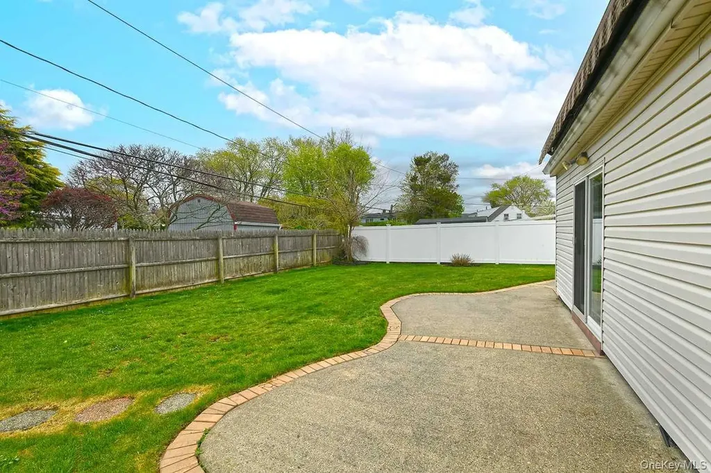 203 Saddle Lane Levittown NY 11756