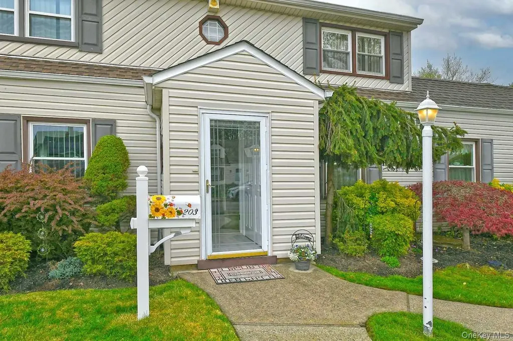 203 Saddle Lane Levittown NY 11756