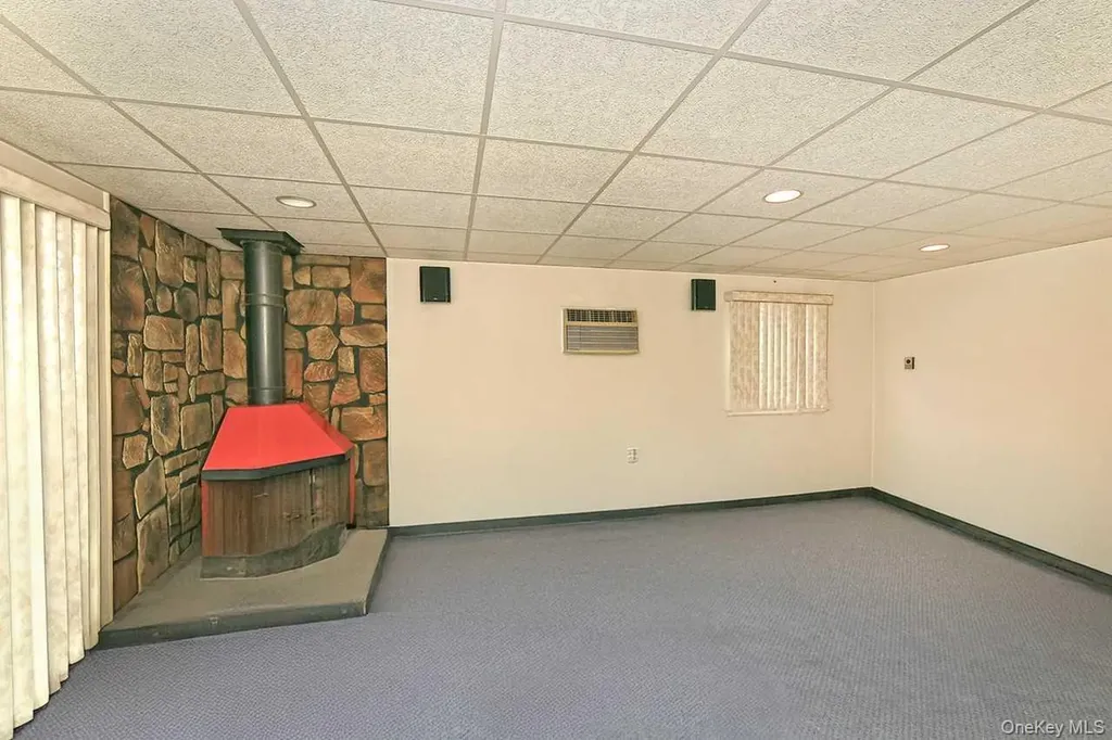 203 Saddle Lane Levittown NY 11756