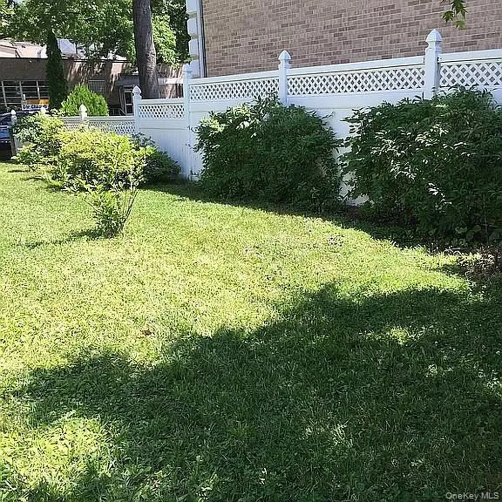 16702 73rd Avenue Fresh Meadows NY 11366
