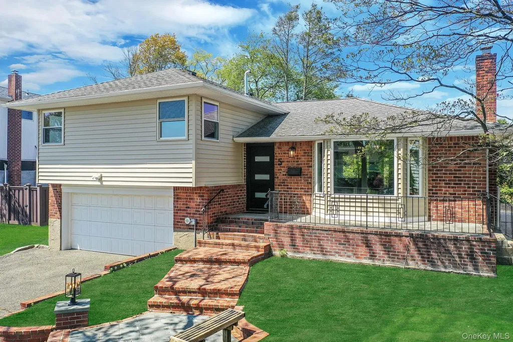 5 Warren Place Plainview NY 11803