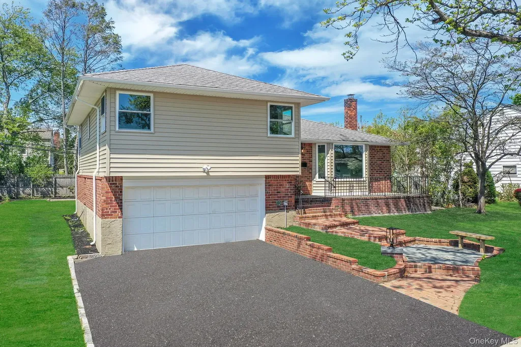 5 Warren Place Plainview NY 11803