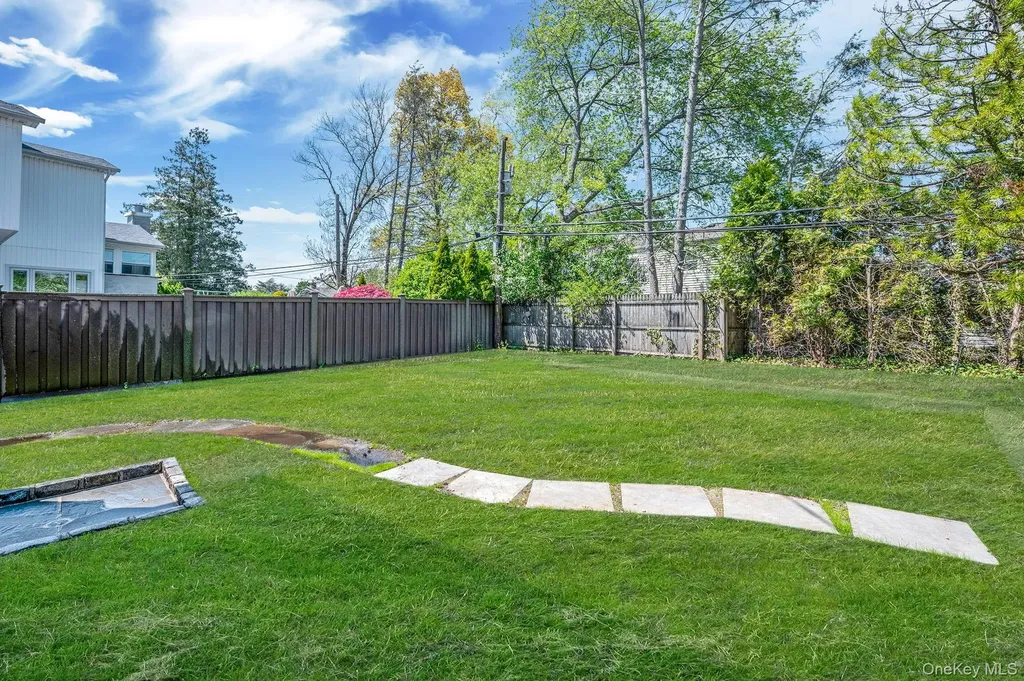 5 Warren Place Plainview NY 11803