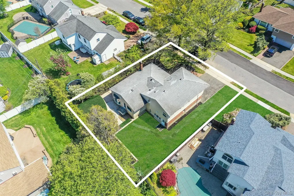 5 Warren Place Plainview NY 11803
