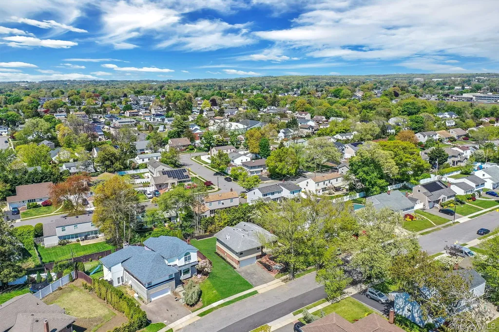 5 Warren Place Plainview NY 11803