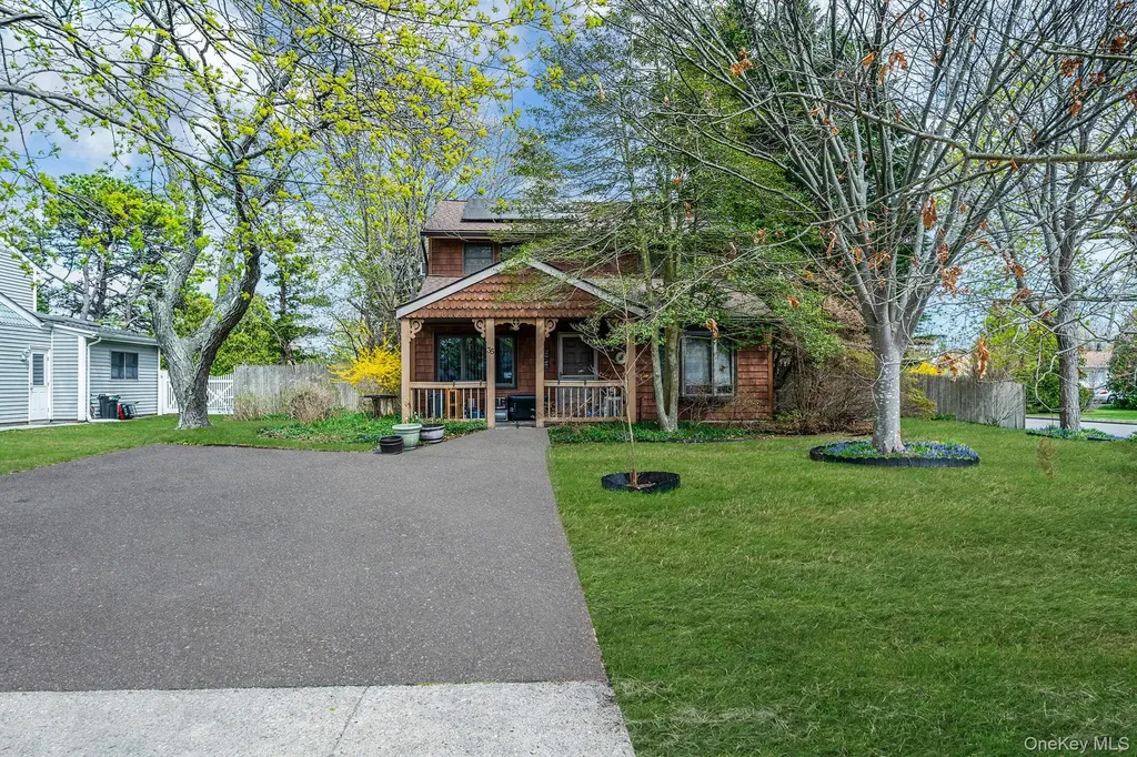 35 Mercury Avenue East Patchogue NY 11772