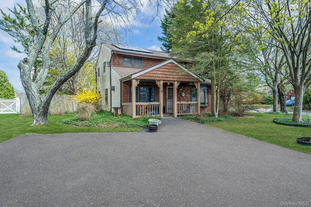 35 Mercury Avenue East Patchogue NY 11772